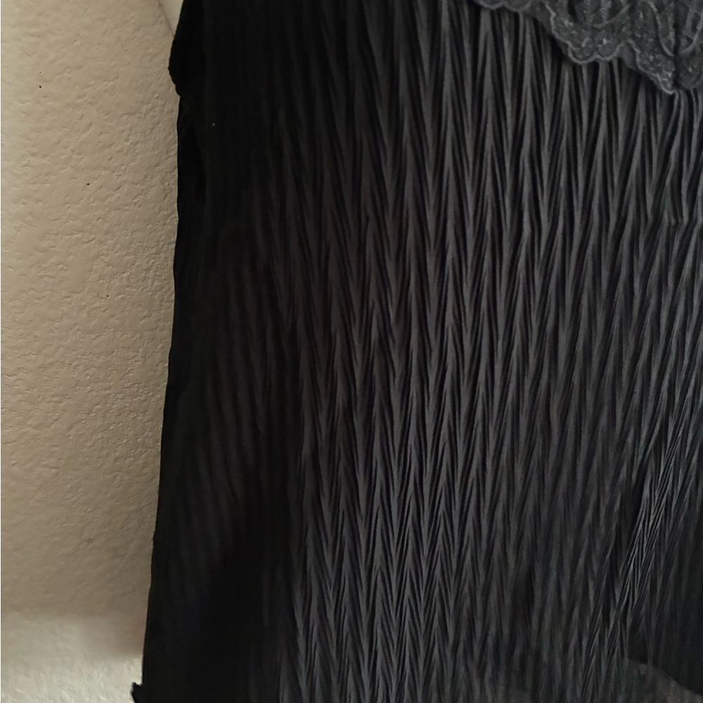 🆕Blu Pepper Black Lace-Trim Pleated Cami Top M🆕 - Picture 9 of 16